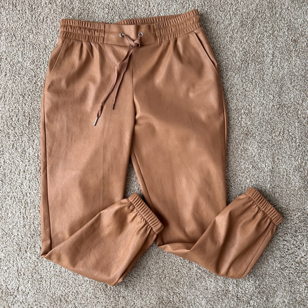 Leather joggers / pants
